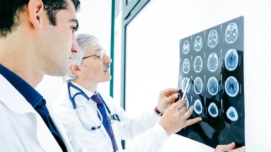 Brain with capsules